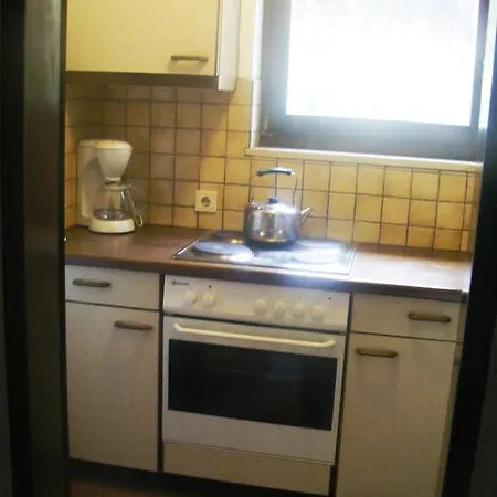 아파트 Appartementhotel Am Roemerweg 3*