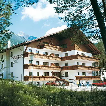아파트 Appartementhotel Am Roemerweg 3*