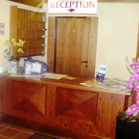 Appartementhotel Am Roemerweg 아파트