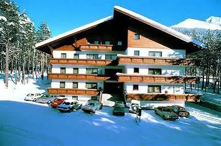 Appartementhotel Am Roemerweg Ζέεφελντ